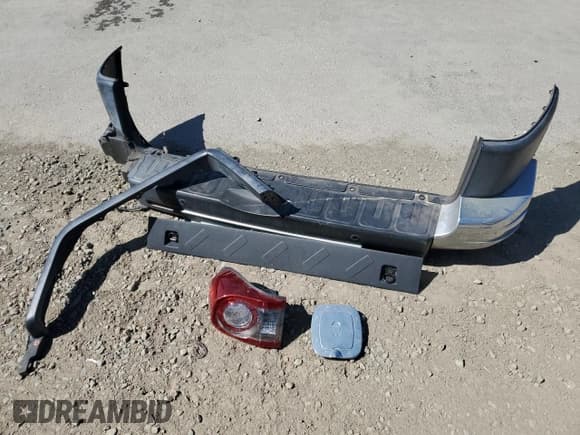 ✅ 2013 Toyota FJ Cruiser • VIN: JTEBU4BF3DK164595 • Lot: 81586235. Listed on Copart with 139,884 mi. Free auction sales archive from the USA and detailed vehicle history report at DreamBid. Image 13.