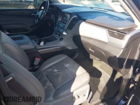 ✅ 2017 Chevrolet Suburban LT • VIN: 1GNSKHKCXHR134666 • Lot: 41205556. Wystawiony na IAAI z przebiegiem 160 064 mil. Bezpłatny archiwum sprzedaży aukcyjnych z USA i szczegółowy raport historii pojazdu na DreamBid. Zdjęcie 5.