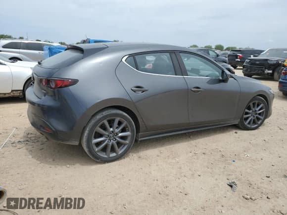 ✅ 2021 Mazda 3 Select • VIN: JM1BPAKL9M1301934 • Lot: 53583805. Listed on Copart with 28,511 mi. Free auction sales archive from the USA and detailed vehicle history report at DreamBid. Image 3.