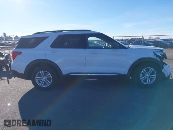 ✅ 2021 Ford Explorer XLT • VIN: 1FMSK8DH2MGA87586 • Lot: 41683730. Wystawiony na IAAI z przebiegiem 55 025 mil. Bezpłatny archiwum sprzedaży aukcyjnych z USA i szczegółowy raport historii pojazdu na DreamBid. Zdjęcie 13.