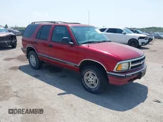✅ 1997 Chevrolet Blazer LS • VIN: 1GNDT13W6V2243751 • Lot: 42437683. Wystawiony na IAAI z przebiegiem 148 262 mil. Bezpłatny archiwum sprzedaży aukcyjnych z USA i szczegółowy raport historii pojazdu na DreamBid. Zdjęcie 1.