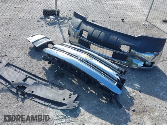 ✅ 2017 Chevrolet Silverado 2500HD LT • VIN: 1GC1KVEG8HF156376 • Lot: 42873201. Listed on IAAI with 188,811 mi. Free auction sales archive from the USA and detailed vehicle history report at DreamBid. Image 12.