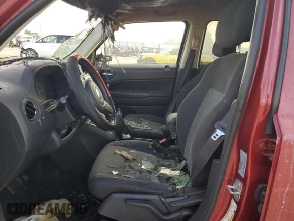 ✅ 2017 Jeep Patriot Latitude • VIN: 1C4NJPFB4HD182889 • Лот: 80403725. Опубликован ранее на Copart с пробегом Не указан. Бесплатный доступ к архиву аукционных продаж из США и подробный отчёт об истории автомобиля на DreamBid. Изображение 7.