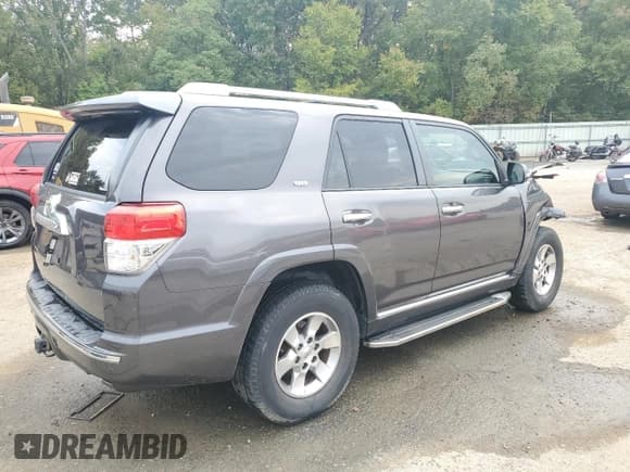 ✅ 2011 Toyota 4Runner SR5 • VIN: JTEZU5JR6B5032880 • Lot: 89834905. Listed on Copart with 194,083 mi. Free auction sales archive from the USA and detailed vehicle history report at DreamBid. Image 3.