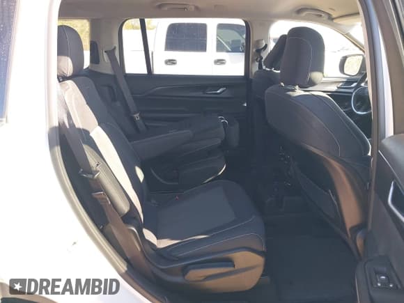 ✅ 2023 Jeep Grand Cherokee Laredo • VIN: 1C4RJJAG6P8901665 • Lot: 43875594. Listed on IAAI with 60,960 mi. Free auction sales archive from the USA and detailed vehicle history report at DreamBid. Image 8.