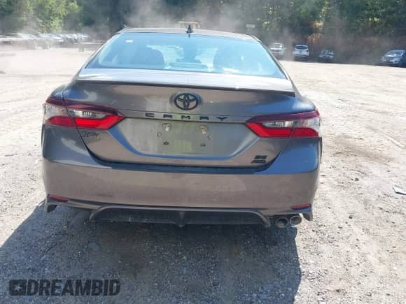 2022 Toyota Camry SE с VIN 4T1G11BK7NU065066, выставлен на аукционе IAAI как лот 43123616 с пробегом 37 526 миль миль и . История ставок и продаж доступна на DreamBid. Изображение 16.
