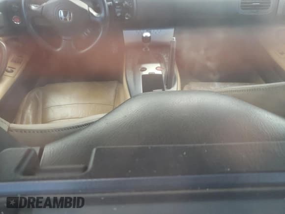 ✅ 2005 Honda S2000 • VIN: JHMAP21405S000667 • Lot: 39006524. Wystawiony na Copart z przebiegiem 97 414 mil. Bezpłatny archiwum sprzedaży aukcyjnych z USA i szczegółowy raport historii pojazdu na DreamBid. Zdjęcie 8.