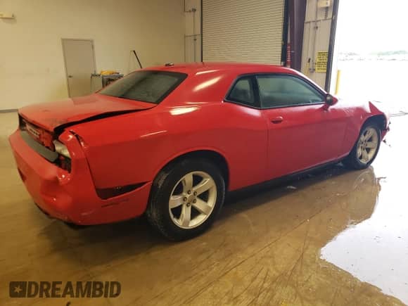 2014 Dodge Challenger SXT z VIN 2C3CDYAG2EH311187, wystawiony jako Copart lot #56570074 z przebiegiem 113 604 mil mil oraz Czysty tytuł • Clean title. Historia ofert i sprzedaży dostępna na DreamBid. Obrazek 3.