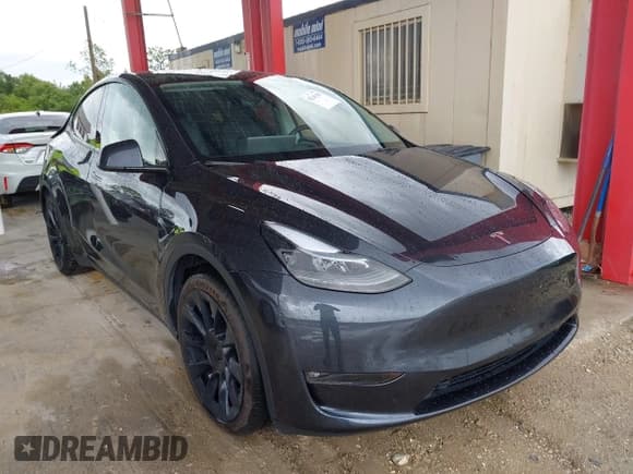 ✅ 2024 Tesla Model Y Long Range • VIN: 7SAYGAEE3RF039918 • Lot: 42245381. Wystawiony na IAAI z przebiegiem 23 888 mil. Bezpłatny archiwum sprzedaży aukcyjnych z USA i szczegółowy raport historii pojazdu na DreamBid. Zdjęcie 1.
