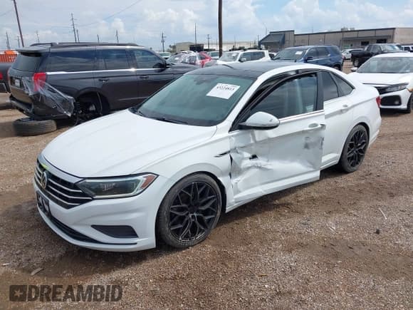 ✅ 2019 Volkswagen Jetta SEL • VIN: 3VWE57BU6KM039012 • Лот: 43224813. Опубликован ранее на IAAI с пробегом 87 565 миль. Бесплатный доступ к архиву аукционных продаж из США и подробный отчёт об истории автомобиля на DreamBid. Изображение 17.