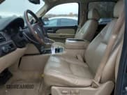 ✅ 2007 GMC Yukon Denali • VIN: 1GKFK63877J267461 • Lot: 90295675. Wystawiony na Copart z przebiegiem 195 611 mil. Bezpłatny archiwum sprzedaży aukcyjnych z USA i szczegółowy raport historii pojazdu na DreamBid. Zdjęcie 7.