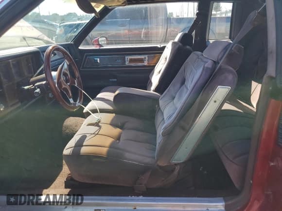 ✅ 1983 Buick Regal Limited • VIN: 1G4AM47A1DH963801 • Lot: 42805055. Listed on Copart with 163,296 mi. Free auction sales archive from the USA and detailed vehicle history report at DreamBid. Image 7.