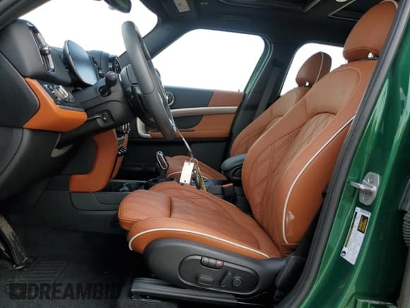 ✅ 2024 MINI Countryman Cooper S • VIN: WMZ53BR06R3S08133 • Lot: 80255164. Listed on Copart with 6,035 mi. Free auction sales archive from the USA and detailed vehicle history report at DreamBid. Image 7.