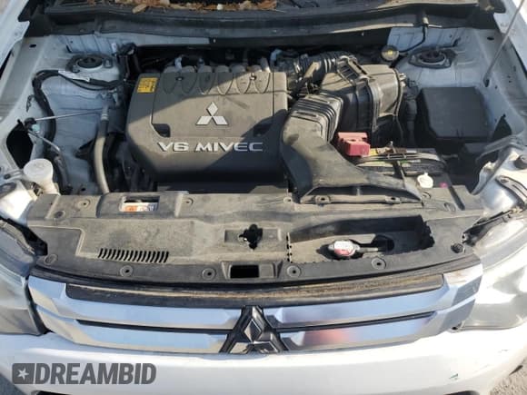 ✅ 2015 Mitsubishi Outlander GT • VIN: JA4JZ4AX4FZ001454 • Lot: 54562675. Listed on Copart with 166,983 mi. Free auction sales archive from the USA and detailed vehicle history report at DreamBid. Image 12.