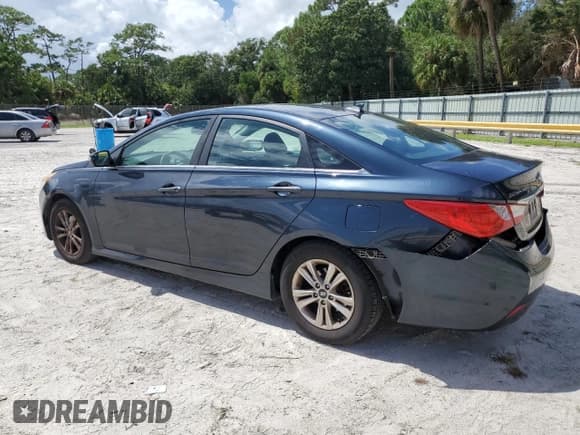 ✅ 2014 Hyundai Sonata GLS • VIN: 5NPEB4AC2EH913563 • Lot: 70715654. Listed on Copart with 153,837 mi. Free auction sales archive from the USA and detailed vehicle history report at DreamBid. Image 2.