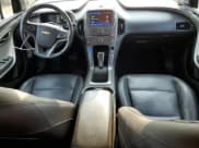 ✅ 2015 Chevrolet Volt • VIN: 1G1RB6E40FU110525 • Lot: 64083524. Wystawiony na Copart z przebiegiem 65 843 mil. Bezpłatny archiwum sprzedaży aukcyjnych z USA i szczegółowy raport historii pojazdu na DreamBid. Zdjęcie 8.