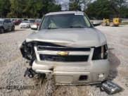 ✅ 2009 Chevrolet Suburban 2LT • VIN: 1GNGC56K99R109889 • Lot: 90428285. Wystawiony na Copart z przebiegiem 389 855 mil. Bezpłatny archiwum sprzedaży aukcyjnych z USA i szczegółowy raport historii pojazdu na DreamBid. Zdjęcie 5.