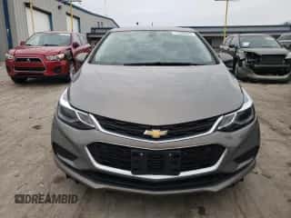 ✅ 2018 Chevrolet Cruze LT • VIN: 1G1BE5SM4J7184979 • Lot: 71338882. Wystawiony na Copart z przebiegiem 63 018 mil mil. Skorzystaj z bezpłatnego archiwum sprzedaży aukcyjnych z USA i zobacz szczegółowy raport historii pojazdu na DreamBid. Zdjęcie 5.