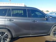 ✅ 2021 Toyota Highlander XSE • VIN: 5TDJZRAH6MS083116 • Lot: 43610147. Listed on IAAI with 87,661 mi. Free auction sales archive from the USA and detailed vehicle history report at DreamBid. Image 13.