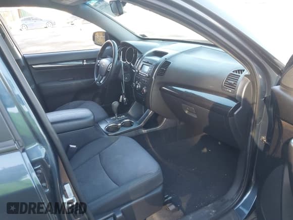 ✅ 2012 Kia Sorento LX • VIN: 5XYKTCA64CG208093 • Лот: 43602711. Опубликован ранее на IAAI с пробегом 125 111 миль. Бесплатный доступ к архиву аукционных продаж из США и подробный отчёт об истории автомобиля на DreamBid. Изображение 5.