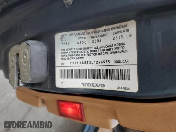 ✅ 1990 Volvo 740 • VIN: YV1FA8853L1296985 • Lot: 72422494. Wystawiony na Copart z przebiegiem 202 144 mil. Bezpłatny archiwum sprzedaży aukcyjnych z USA i szczegółowy raport historii pojazdu na DreamBid. Zdjęcie 13.