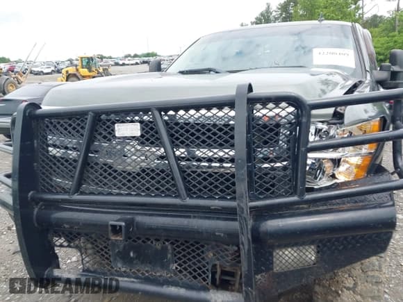 ✅ 2011 Chevrolet Silverado 2500HD LTZ • VIN: 1GC1KYC81BF148673 • Lot: 42200409. Listed on IAAI with 274,432 mi. Free auction sales archive from the USA and detailed vehicle history report at DreamBid. Image 6.