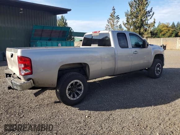 ✅ 2007 Chevrolet Silverado 2500HD Work Truck • VIN: 1GCHC29K87E545810 • Лот: 84018165. Опубликован ранее на Copart с пробегом 134 992 миль. Бесплатный доступ к архиву аукционных продаж из США и подробный отчёт об истории автомобиля на DreamBid. Изображение 3.