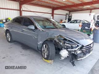 2020 Hyundai Sonata SE with VIN 5NPEG4JA6LH039375, listed as a IAAI auction lot 42783328 with 123,221 mi miles and . Bid and sale history available at DreamBid. Image 1.