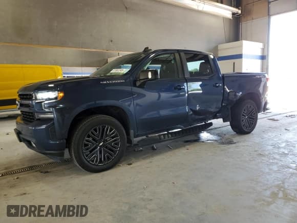 ✅ 2022 Chevrolet Silverado 1500 RST • VIN: 1GCUYEETXNZ176227 • Лот: 61963345. Опубликован ранее на Copart с пробегом 54 745 миль. Бесплатный доступ к архиву аукционных продаж из США и подробный отчёт об истории автомобиля на DreamBid. Изображение 1.