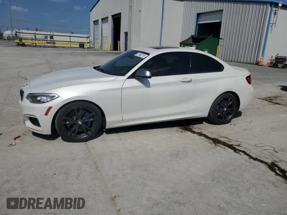 ✅ 2016 BMW 2 Series M235i • VIN: WBA1J7C5XGV359206 • Лот: 82166715. Опубликован ранее на Copart с пробегом 83 361 миль. Бесплатный доступ к архиву аукционных продаж из США и подробный отчёт об истории автомобиля на DreamBid. Изображение 1.