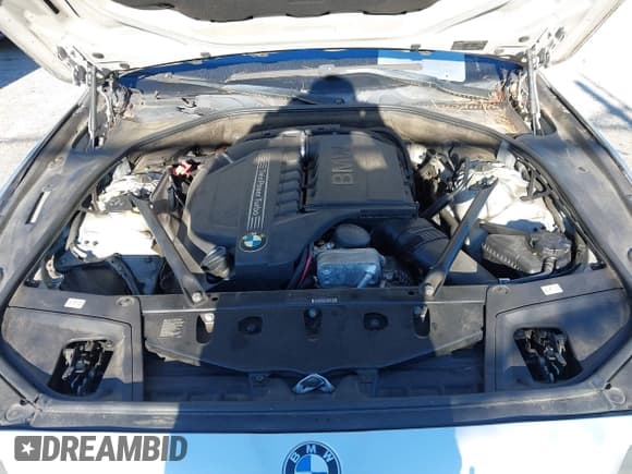 ✅ 2013 BMW 5 Series 535i • VIN: WBAFR7C59DC822829 • Lot: 43423532. Wystawiony na IAAI z przebiegiem 151 583 mil. Bezpłatny archiwum sprzedaży aukcyjnych z USA i szczegółowy raport historii pojazdu na DreamBid. Zdjęcie 10.