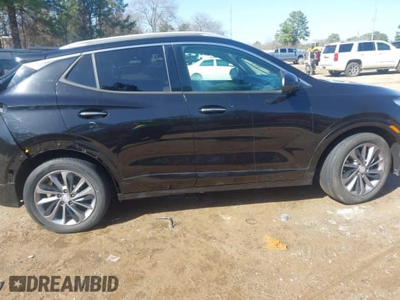 ✅ 2021 Buick Encore GX Essence • VIN: KL4MMFSL9MB050240 • Lot: 41716772. Wystawiony na IAAI z przebiegiem 112 413 mil. Bezpłatny archiwum sprzedaży aukcyjnych z USA i szczegółowy raport historii pojazdu na DreamBid. Zdjęcie 14.