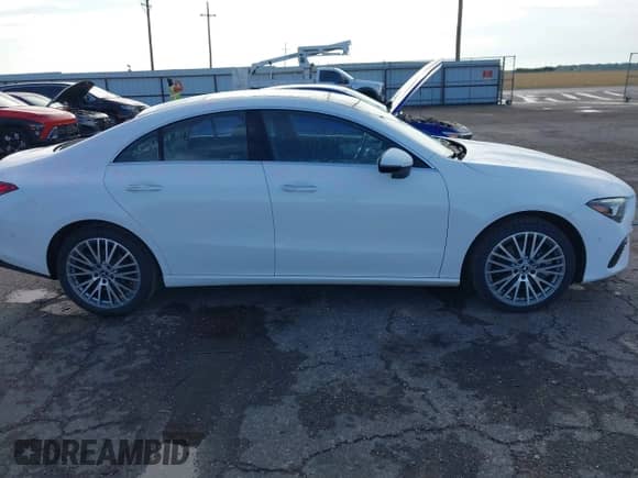 2025 Mercedes-Benz CLA 250 с VIN W1K5J4GB5SN517386, выставлен на аукционе IAAI как лот 42475670 с пробегом 21 839 миль миль и . История ставок и продаж доступна на DreamBid. Изображение 13.