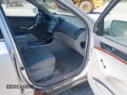 ✅ 2008 Hyundai Veracruz GLS • VIN: KM8NU73C88U041095 • Lot: 42518253. Listed on IAAI with 150,114 mi. Free auction sales archive from the USA and detailed vehicle history report at DreamBid. Image 5.