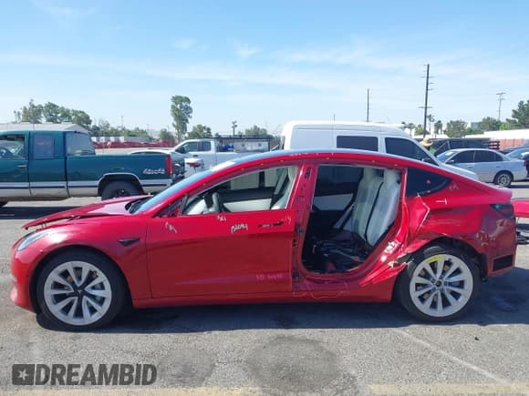 ✅ 2021 Tesla Model 3 Long Range • VIN: 5YJ3E1EB6MF879669 • Lot: 42332384. Wystawiony na IAAI z przebiegiem 81 548 mil. Bezpłatny archiwum sprzedaży aukcyjnych z USA i szczegółowy raport historii pojazdu na DreamBid. Zdjęcie 15.