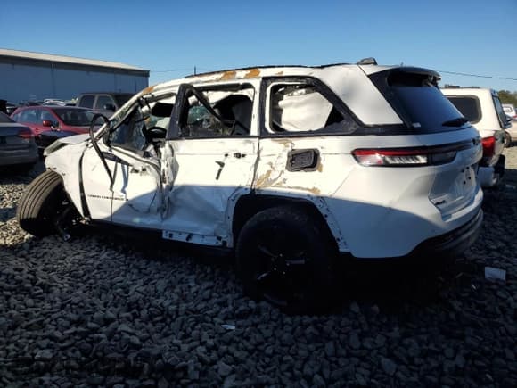 ✅ 2024 Jeep Grand Cherokee Limited • VIN: 1C4RJHBG2RC223536 • Lot: 86693925. Listed on Copart with Not provided. Free auction sales archive from the USA and detailed vehicle history report at DreamBid. Image 2.