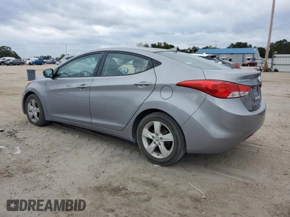 ✅ 2013 Hyundai Elantra GLS • VIN: KMHDH4AE8DU899681 • Lot: 86233215. Wystawiony na Copart z przebiegiem 126 361 mil. Bezpłatny archiwum sprzedaży aukcyjnych z USA i szczegółowy raport historii pojazdu na DreamBid. Zdjęcie 2.