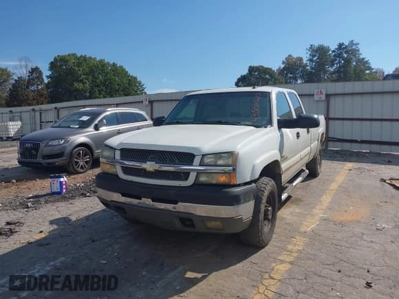 ✅ 2004 Chevrolet Silverado 2500HD LS • VIN: 1GCHK23234F201870 • Lot: 43503020. Wystawiony na IAAI z przebiegiem 277 071 mil. Bezpłatny archiwum sprzedaży aukcyjnych z USA i szczegółowy raport historii pojazdu na DreamBid. Zdjęcie 17.