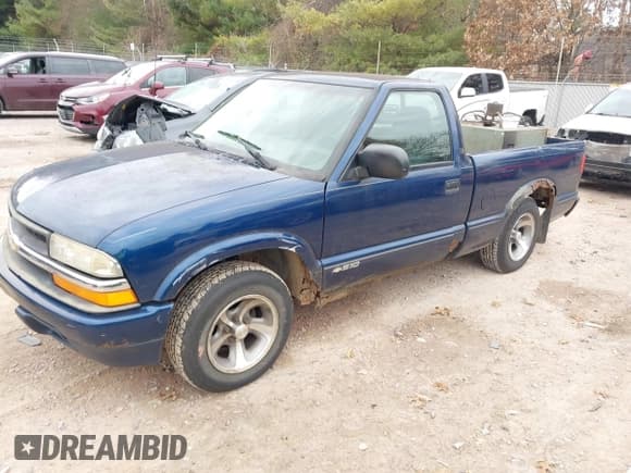 ✅ 1999 Chevrolet S-10 LS • VIN: 1GCCS1443XK138575 • Лот: 43653295. Опубликован ранее на IAAI с пробегом 139 489 миль. Бесплатный доступ к архиву аукционных продаж из США и подробный отчёт об истории автомобиля на DreamBid. Изображение 2.