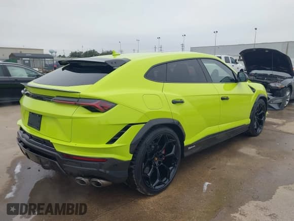 ✅ 2024 Lamborghini Urus Performante • VIN: ZPBUC3ZL1RLA32922 • Lot: 41561732. Listed on IAAI with 52 mi. Free auction sales archive from the USA and detailed vehicle history report at DreamBid. Image 4.