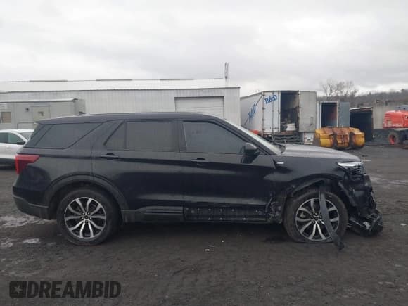 ✅ 2022 Ford Explorer ST-Line • VIN: 1FMSK8KH5NGA77560 • Lot: 41952142. Listed on IAAI with 44,856 mi. Free auction sales archive from the USA and detailed vehicle history report at DreamBid. Image 13.