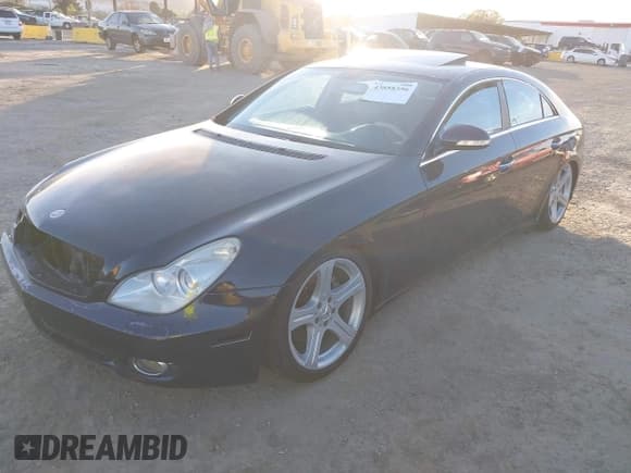 ✅ 2006 Mercedes-Benz CLS 500 • VIN: WDDDJ75X76A064025 • Лот: 43858356. Опубликован ранее на IAAI с пробегом Не указан. Бесплатный доступ к архиву аукционных продаж из США и подробный отчёт об истории автомобиля на DreamBid. Изображение 2.