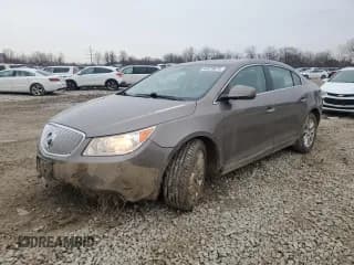 ✅ 2010 Buick LaCrosse • VIN: 1G4GJ5EG1AF210308 • Lot: 44678675. Wystawiony na Copart z przebiegiem 132 863 mil. Bezpłatny archiwum sprzedaży aukcyjnych z USA i szczegółowy raport historii pojazdu na DreamBid. Zdjęcie 1.