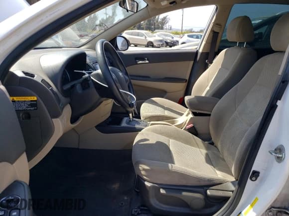✅ 2011 Hyundai Elantra SE • VIN: KMHDC8AE5BU088651 • Lot: 68205775. Listed on Copart with 168,631 mi. Free auction sales archive from the USA and detailed vehicle history report at DreamBid. Image 7.