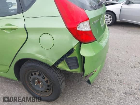 2012 Hyundai Accent GS z VIN KMHCT5AE2CU052993, wystawiony jako IAAI lot #43589389 z przebiegiem 91 873 mil mil oraz . Historia ofert i sprzedaży dostępna na DreamBid. Obrazek 6.