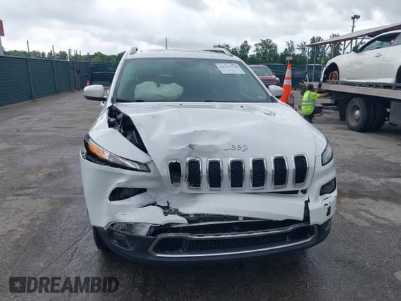 ✅ 2018 Jeep Cherokee Limited • VIN: 1C4PJMDB0JD541414 • Lot: 42322728. Wystawiony na IAAI z przebiegiem 82 631 mil. Bezpłatny archiwum sprzedaży aukcyjnych z USA i szczegółowy raport historii pojazdu na DreamBid. Zdjęcie 12.
