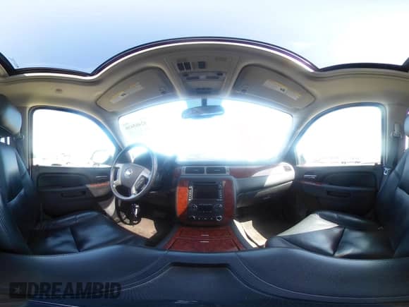 2011 Chevrolet Tahoe LTZ с VIN 1GNSKCE09BR218652, выставлен на аукционе IAAI как лот 42465658 с пробегом 199 643 миль миль и . История ставок и продаж доступна на DreamBid. Изображение 20.