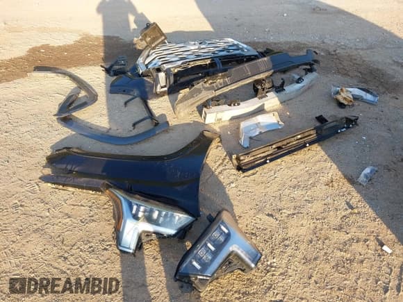 ✅ 2023 Toyota Tundra 1794 Edition • VIN: 5TFMA5EC1PX013131 • Lot: 43310953. Wystawiony na IAAI z przebiegiem 53 366 mil. Bezpłatny archiwum sprzedaży aukcyjnych z USA i szczegółowy raport historii pojazdu na DreamBid. Zdjęcie 12.