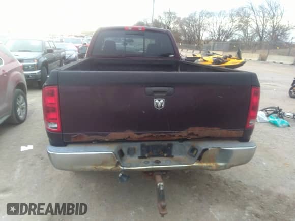 2005 Dodge 3500 SLT z VIN 3D7LS38C65G768954, wystawiony jako IAAI lot #40947309 z przebiegiem 262 829 mil mil oraz . Historia ofert i sprzedaży dostępna na DreamBid. Obrazek 16.