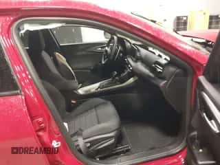 2024 Dodge Hornet R/T z VIN ZACPDFCW9R3A34989, wystawiony jako IAAI lot #42072626 z przebiegiem 17 707 mil mil oraz . Historia ofert i sprzedaży dostępna na DreamBid. Obrazek 5.